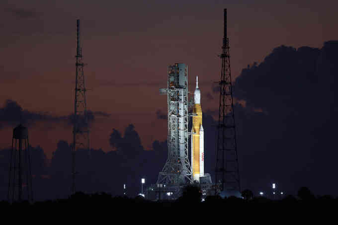 NASA dự định phóng tàu Mặt Trăng hôm 23/9