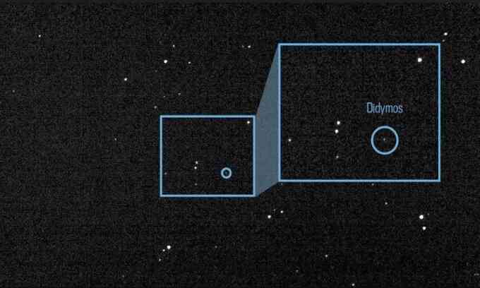 Tàu NASA lần đầu chụp ảnh tiểu hành tinh sắp va chạm