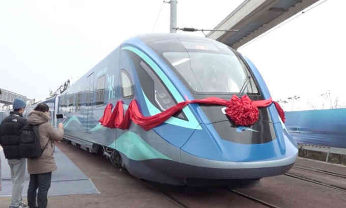 Xuất xưởng tàu đô thị chạy bằng hydro đầu tiên