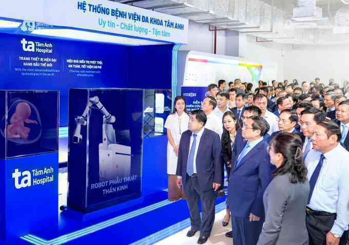 Ứng dụng AI hỗ trợ trị hiếm muộn, u não và xương khớp
