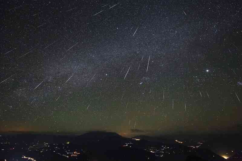 Chùm ảnh tuyệt đẹp về mưa sao băng Geminids trên toàn thế giới