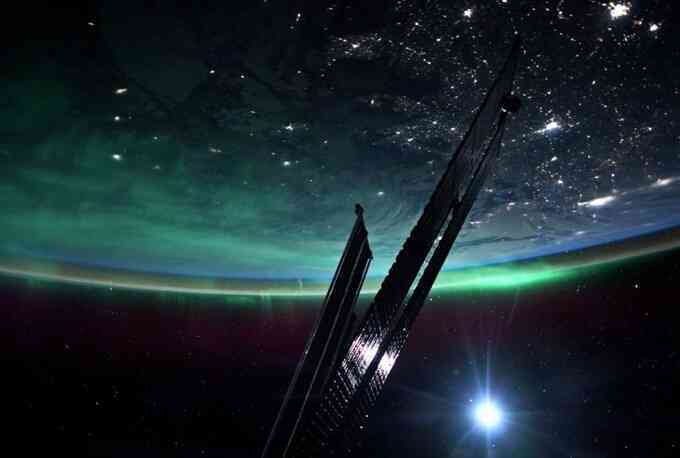 Phi hành gia bắt trọn khoảnh khắc cực quang tuyệt đẹp từ Trạm Vũ trụ