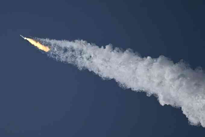 SpaceX đối mặt với điều tra của Chính phủ Mỹ sau vụ nổ tên lửa