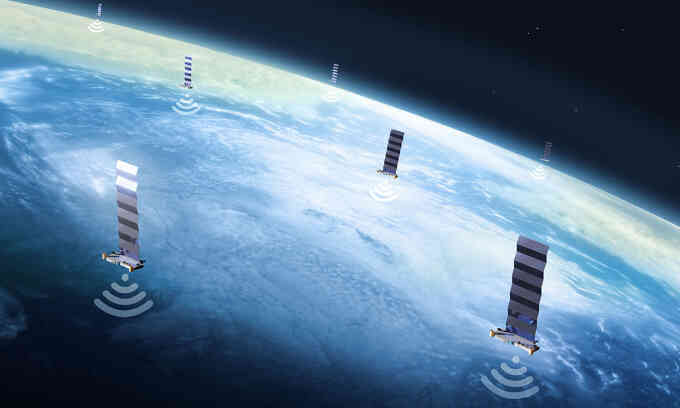 Vệ tinh SpaceX tránh va chạm 25.000 lần trong 6 tháng