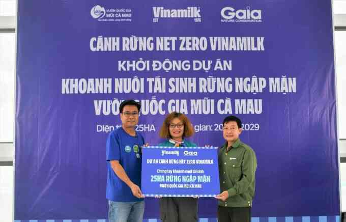 Tái sinh 25 hecta bãi bồi thành cánh rừng Net Zero