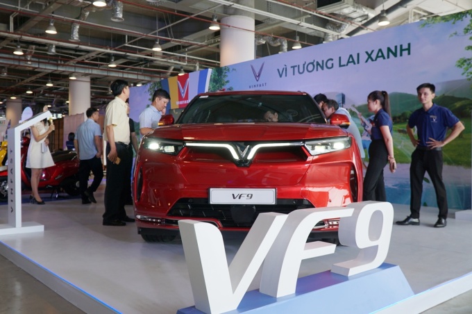 Gian hàng của VinFast thu hút người xem tại Techconnect 2023