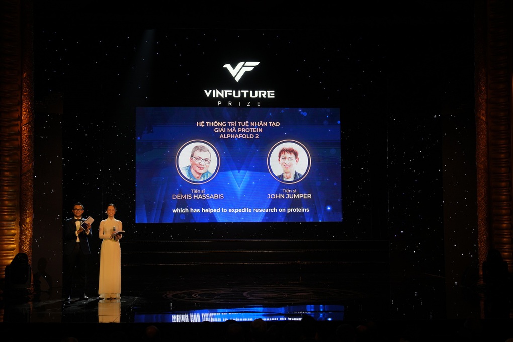 Hai chủ nhân Giải thưởng VinFuture nhận giải Nobel Hóa học 2024 - 2