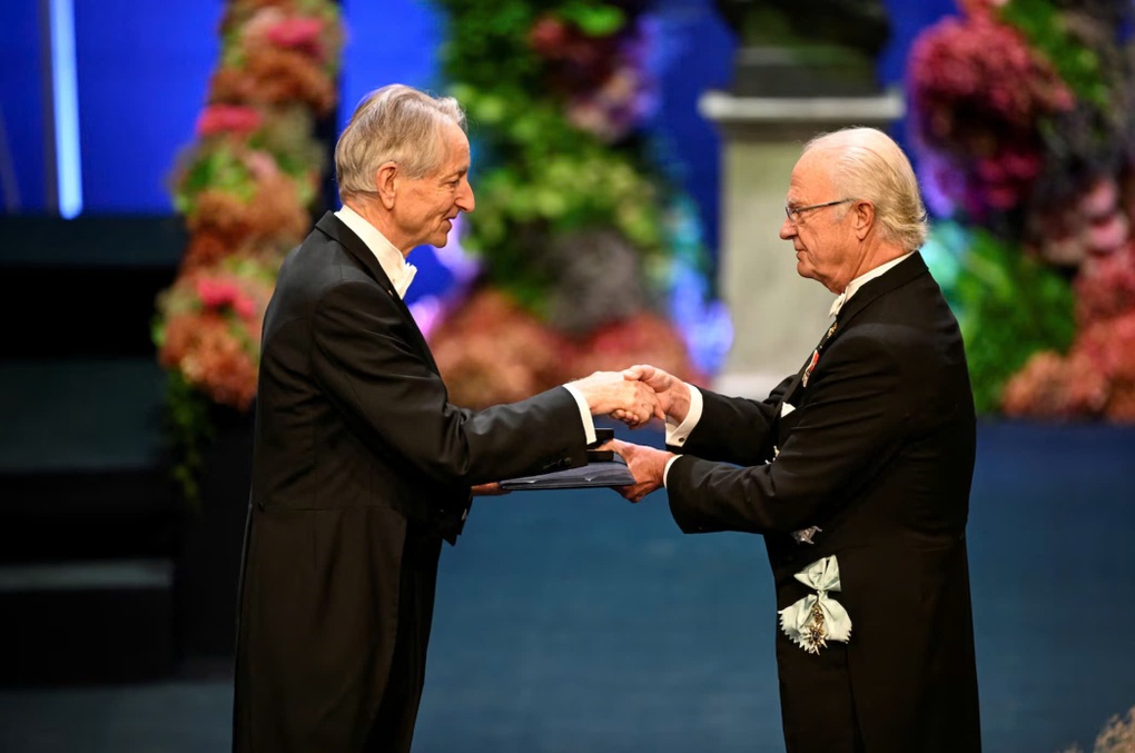 Chủ nhân giải VinFuture nhận Giải thưởng Nobel Vật lý 2024