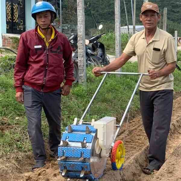 Khoa học, công nghệ giúp dự báo, phòng ngừa sâu bệnh trên cây trồng - 4