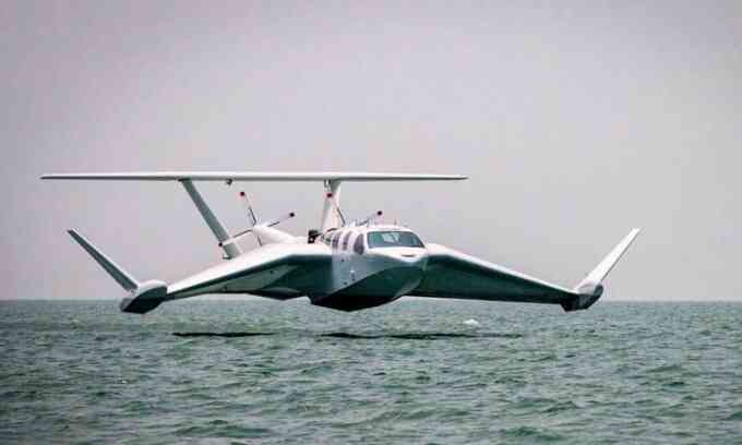 Tàu biển lai máy bay tầm hoạt động 926 km