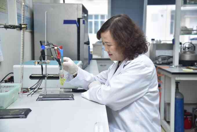 Nữ giáo sư nghiên cứu vật liệu dẫn thuốc tiêu diệt tế bào ung thư