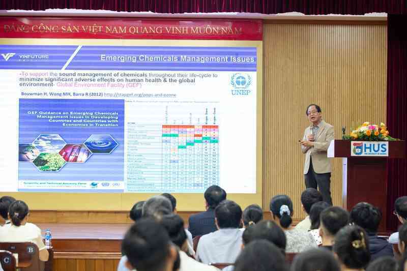 Chuyên gia Trung Quốc chỉ ra mối lo chất độc, điện thoại cũng không an toàn - 2