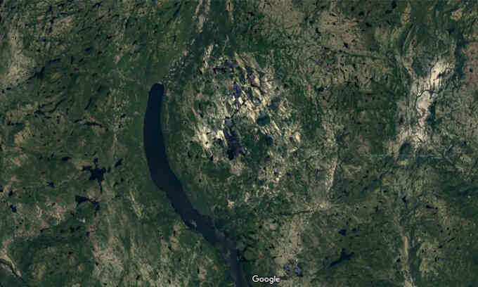 Phát hiện cấu trúc tròn kỳ lạ qua Google Maps