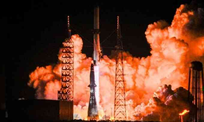 Blue Origin phóng tên lửa tái sử dụng lên quỹ đạo