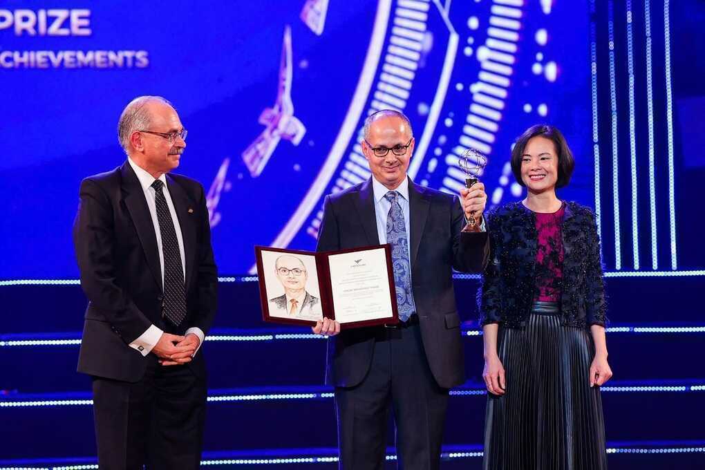 Chủ nhân Giải thưởng VinFuture nhận Giải Nobel Hóa học 2025 - 2