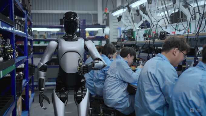 Mắt xích kết nối robot hình người với robot công nghiệp