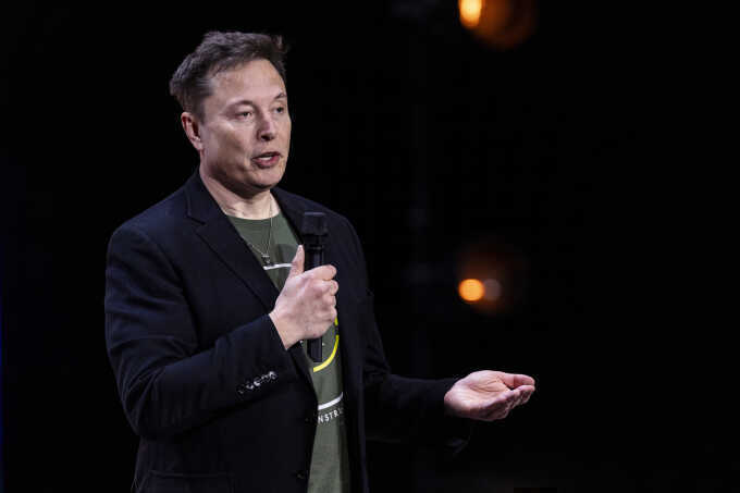 Musk thách chuyên gia AI thi lập trình với Grok 5