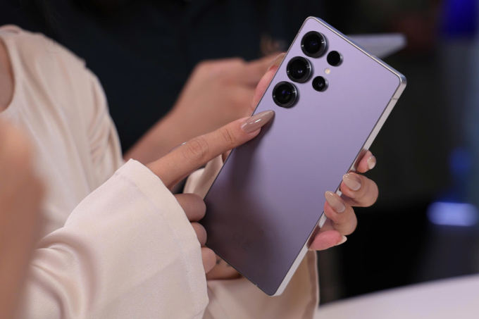 Quay đêm rõ nét, chống rung trên Galaxy S25 Ultra