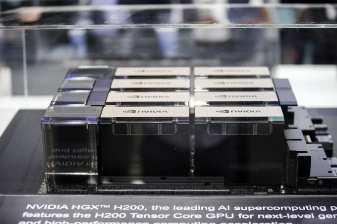 Trung Quốc triệt phá đường dây làm chip giả