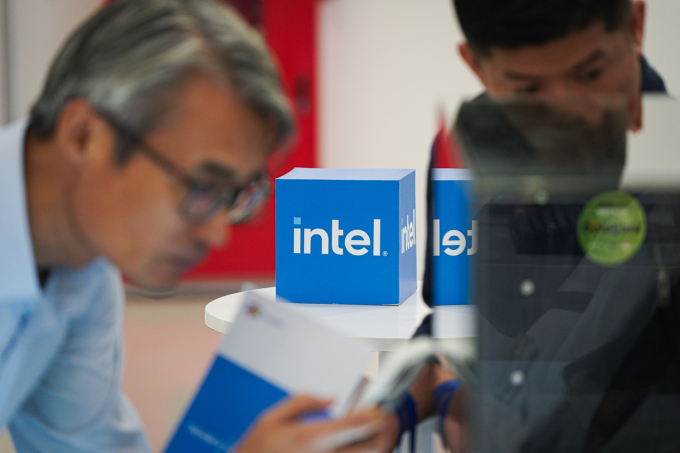 Nhân viên Intel bị tố cáo tải 18.000 tập tin mật trước nghỉ việc