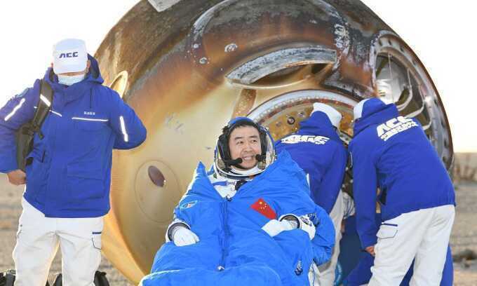 Phi hành đoàn Trung Quốc trở về an toàn sau sự cố