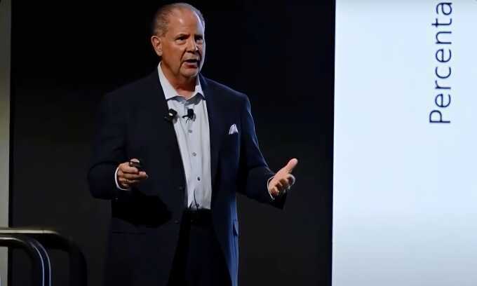 Làn sóng ép nhân viên dùng AI