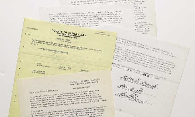 Hợp đồng sáng lập Apple được đấu giá