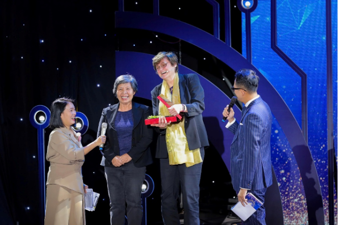 Nhà khoa học kể lần đầu đến Việt Nam nhận giải VinFuture