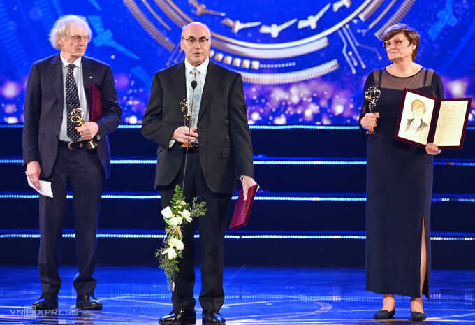 Những nhà khoa học đoạt cú đúp giải thưởng VinFuture - Nobel