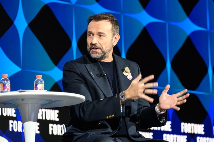 Giám đốc Samsung muốn thay đổi phong cách tối giản của thiết bị