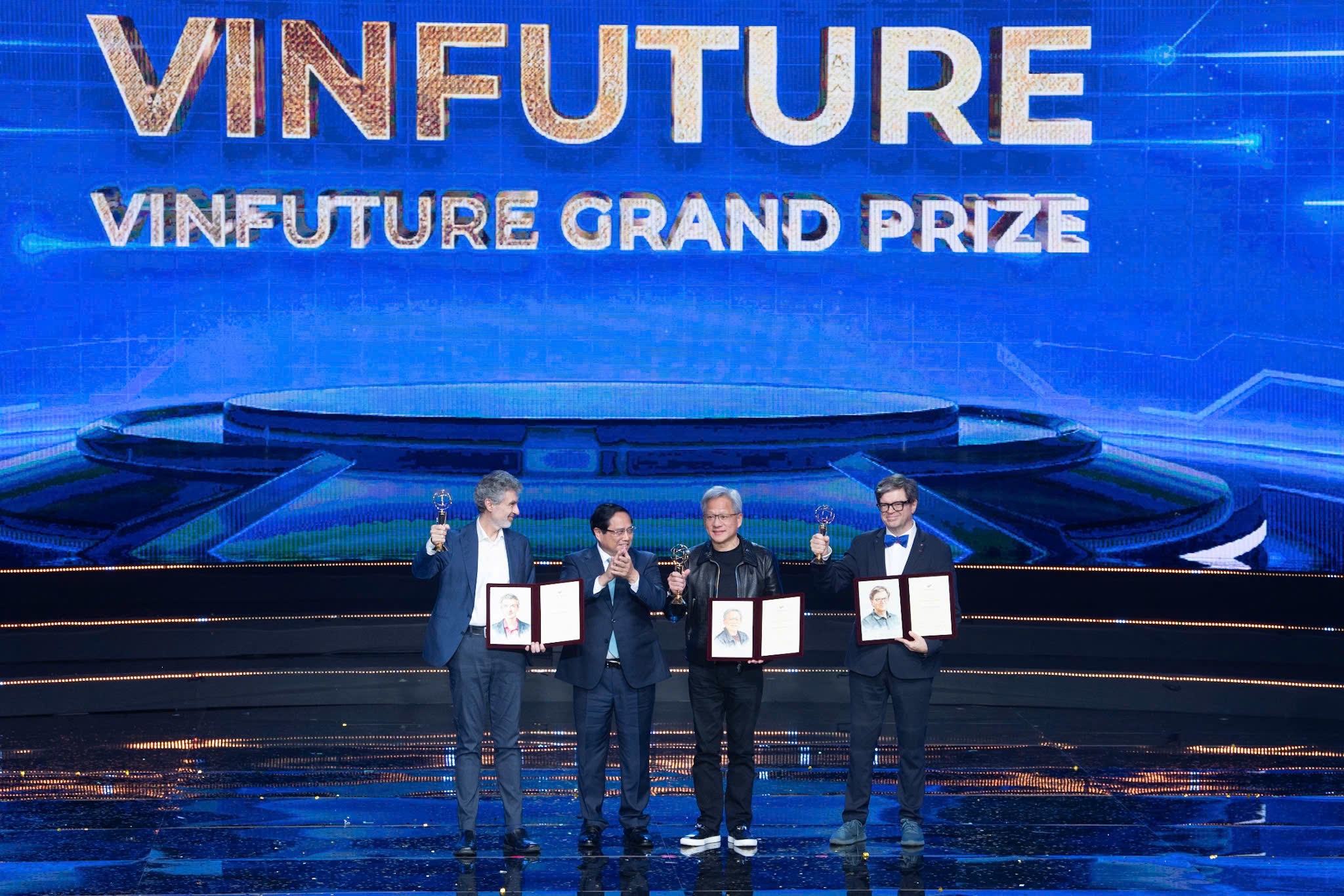 Giải thưởng VinFuture Grand Prize 3 triệu USD trao cho tác giả vaccine HPV