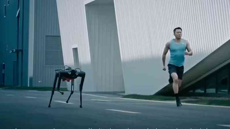 Robot Báo Đen bốn chân chạy nhanh như nhà vô địch Usain Bolt - 2