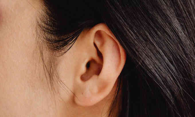 Lý do một số người có thể vẫy tai