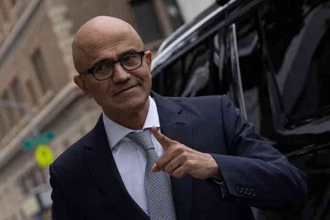 CEO Microsoft dùng chatbot thay podcast