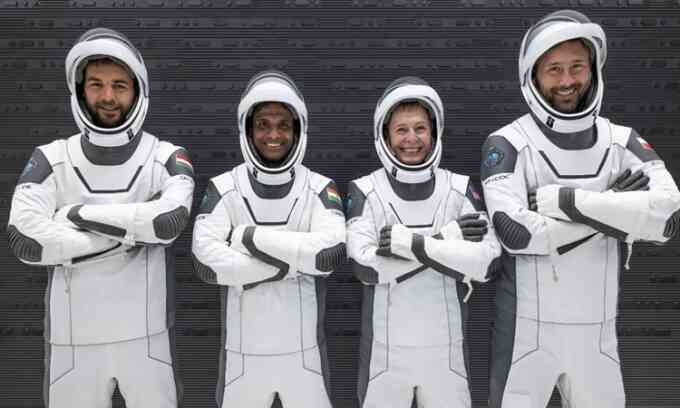 Tàu SpaceX chở 4 phi hành gia tư nhân lên trạm ISS