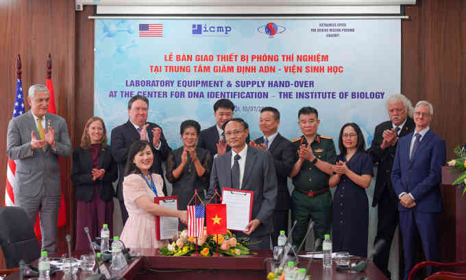 Mỹ chuyển giao công nghệ giám định ADN cho Việt Nam