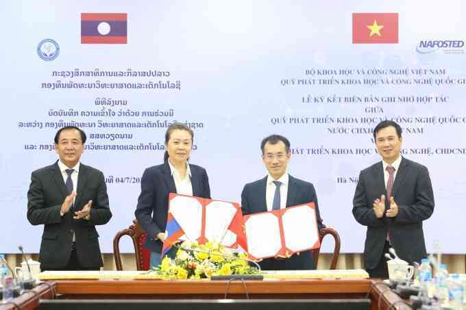 Việt Nam - Lào hợp tác phát triển khoa học công nghệ