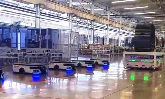 200 robot tự điều hành sản xuất máy xúc