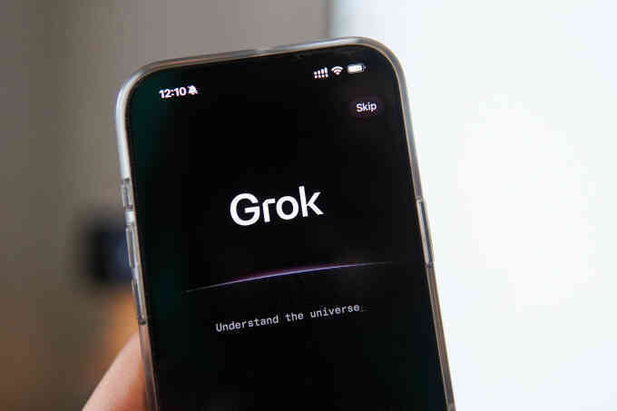 Hàng trăm nghìn cuộc trò chuyện của Grok bị công khai