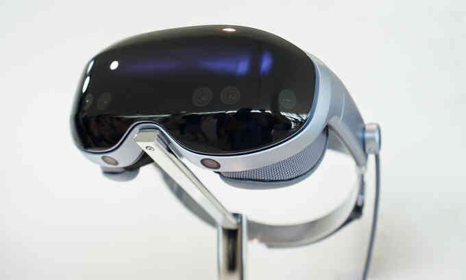Vivo trình làng kính thông minh giống Apple Vision Pro