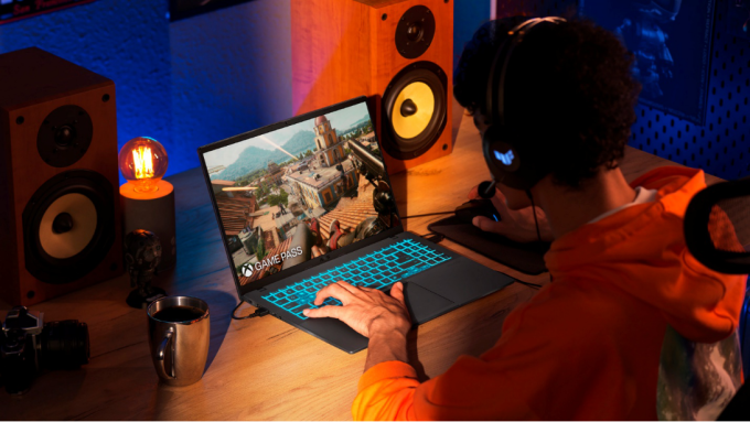 Asus Gaming V16 - laptop chuyên game dưới 2 kg cho sinh viên