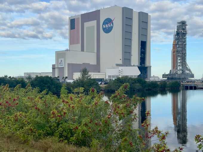 Tên lửa mạnh nhất của NASA sẵn sàng đưa người lên Mặt Trăng