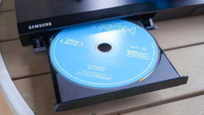 Đĩa Blu-ray chưa lỗi thời sau 20 năm