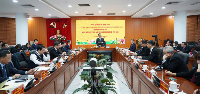 Bộ trưởng Nguyễn Mạnh Hùng: 