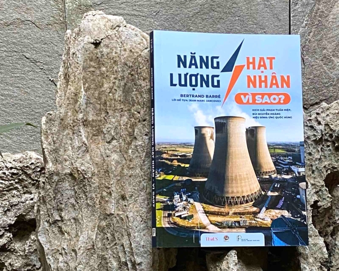 Cuốn sách lý giải thế giới theo đuổi năng lượng hạt nhân