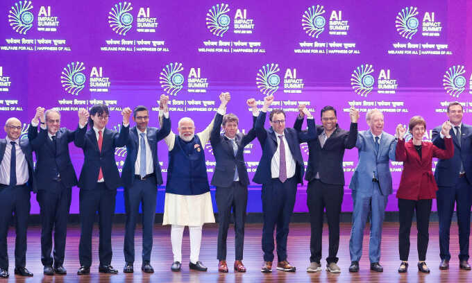 CEO OpenAI và Anthropic quyết không nắm tay nhau