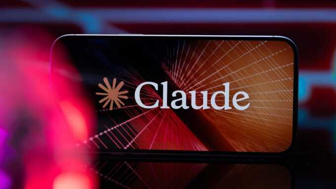 Ông Trump lệnh cho chính phủ Mỹ ngừng hợp tác với Anthropic