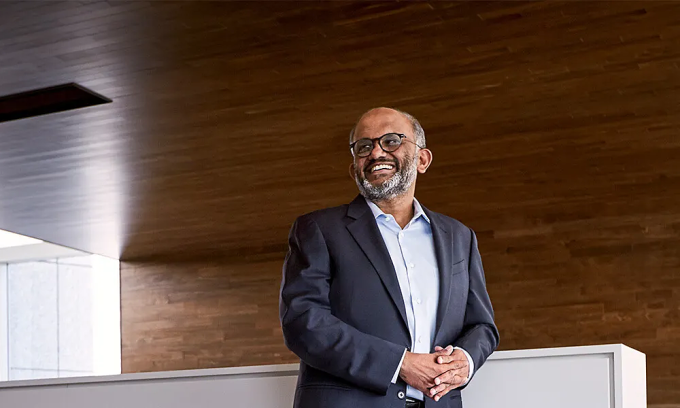 CEO Adobe từ chức sau 18 năm lãnh đạo