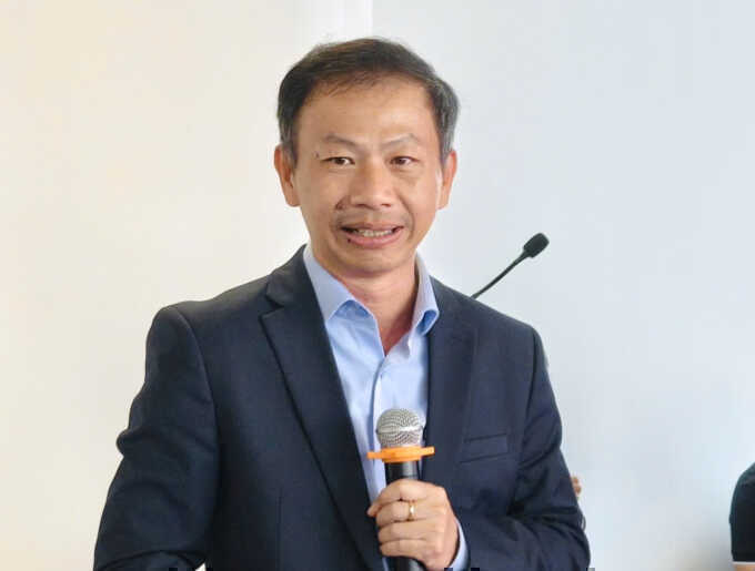 Nhà khoa học chỉ 