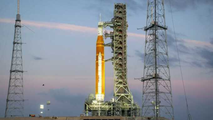 NASA phóng tàu chở người tới Mặt Trăng sáng sớm mai